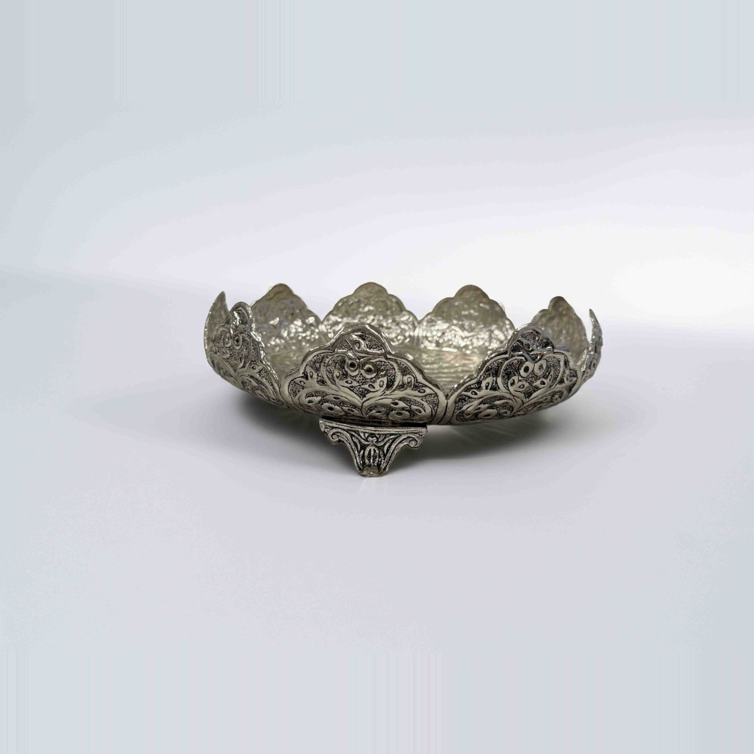 Lotus Brass Silver Urli